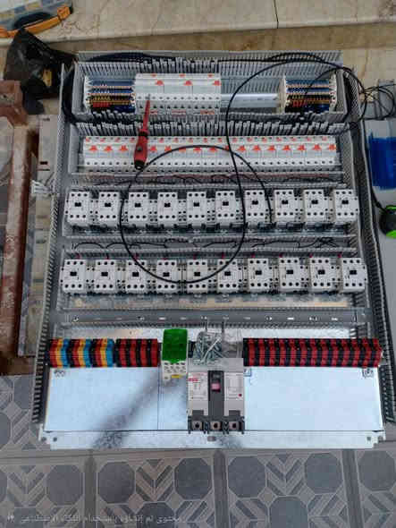 السلام عليكم: سيد علي لأنشاء كافة لوحات و انضمة الصيطرة الكهربائية الحديثة و صيانة المصاعد، النافورات، العجانات، و اجهزة القضلمةالمستخدمة في معامل ال NDF و BVC و اجهزتها الكهربائية فضلاً عن تصليح معامل الطابوق الاسفلت و الدواجن و غيرها
هاتف ***********

نموذج من العمل 👇👇👇
