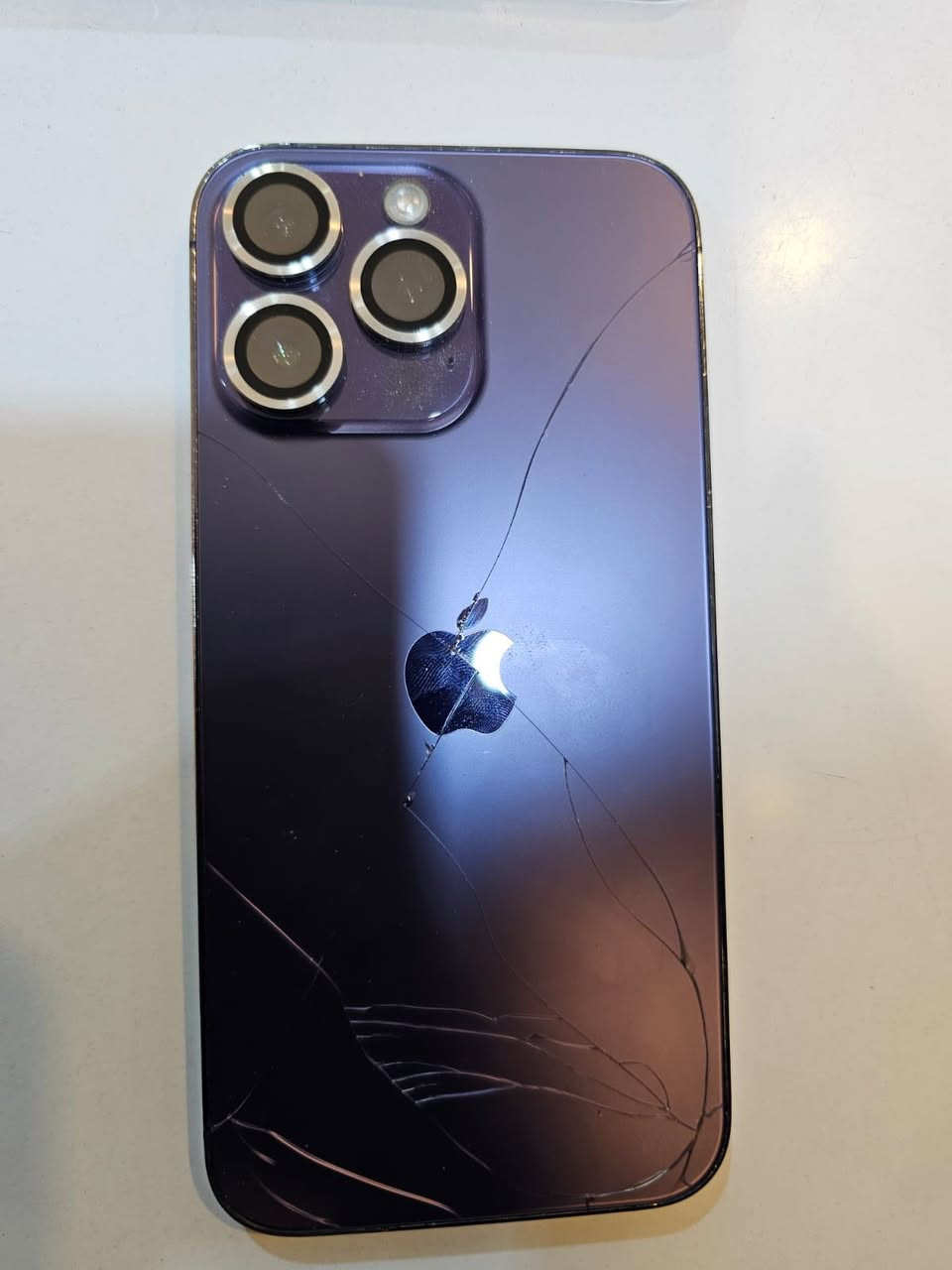 السلام عليكم ايفون ١٤ برو ماكس نضيف جهاز كلشي ما مبدل بي بطارية ٨٢ ذاكره ٢٥٦ بس ضهر طاك يتبدل السعر مالته ٧٨٠ وبي مجال بسيط *********** للاستفسار
