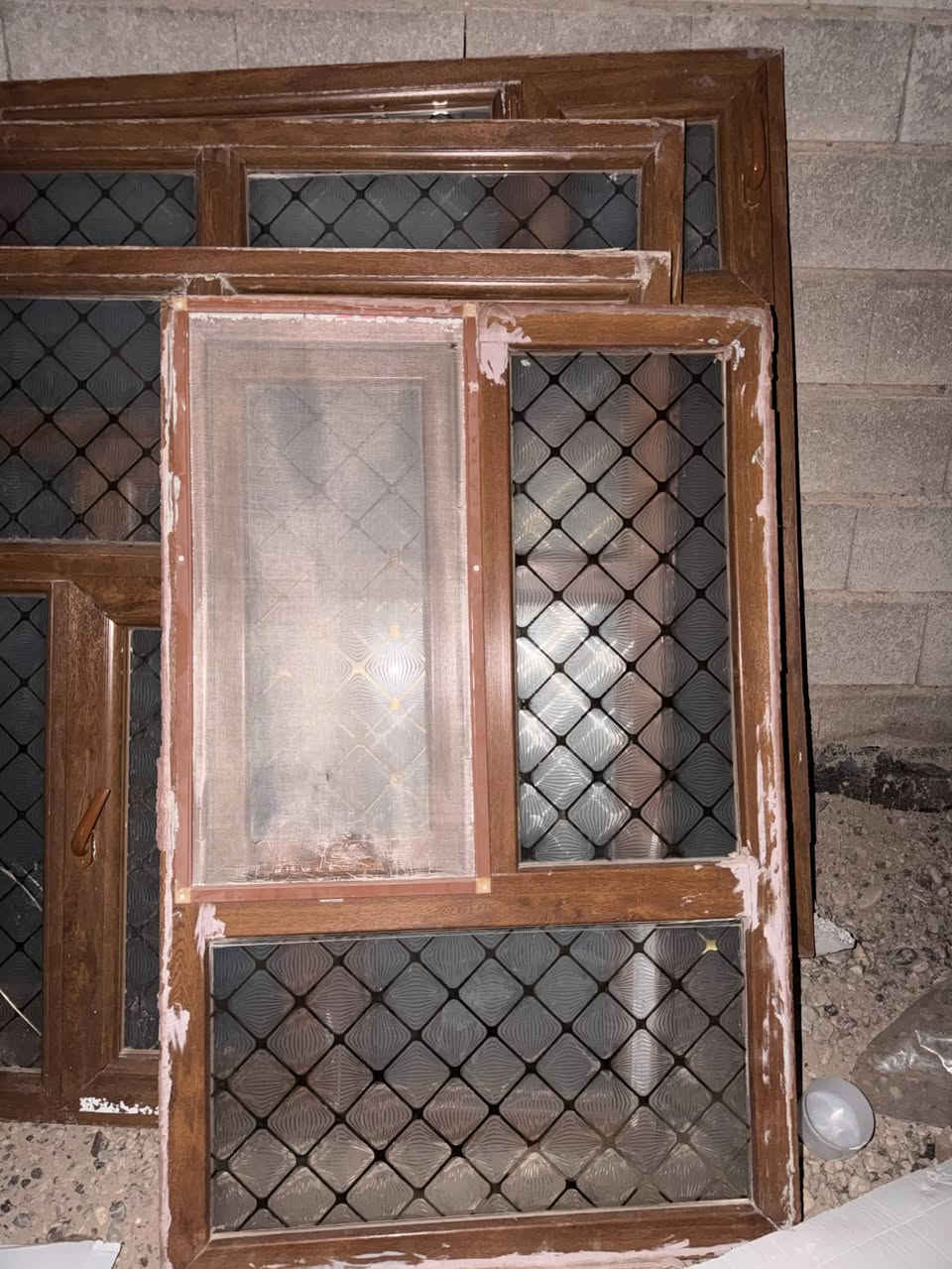 شبابيج للبيع مستخدمات شي قليل ونضيفات كلهن بمليون للتواصل واتساب *********** ومكتوب بل صوره كل واحد وسعرو
