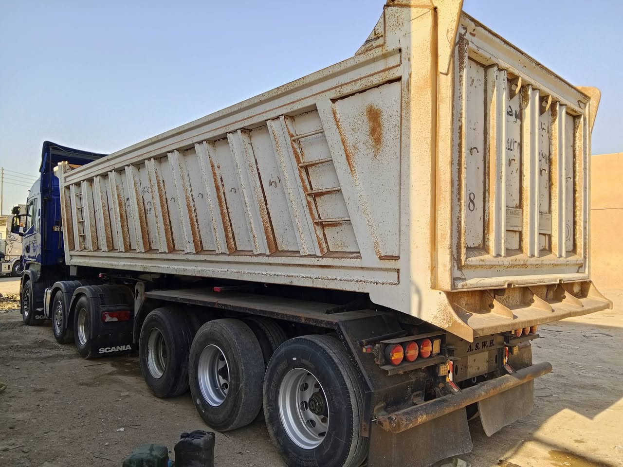 سكانيا سنكل مديل 2008 رقم اربيل مربوكه افلات 4 محاور عرباناه موجوده 6 انجكتر 420 فول جوبلس سياره جديده تحويل مباشر مكفوله من الصبغ شاصي وقماره تنباع بدون منضومه هدروليك واي استفسار اتصل على *********** ابو حسين عنوان بصره السعر 290ورقه بس الراس
