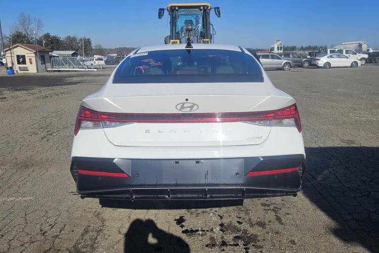 النترا لمتد 2024 فول توصل عمان بعد 8 ايام 2025/1/21
4 كامرات
فتحة 
كشن  جلد 
لد داخلي 
تدفئة تبريد كشنات 
موصفات لمتد معرفة 
الحادث واضح 

🔴من رخصة الادمن ماكو سعر لان بس اليعرف قيمته راح يخابر. 🔴

***********
