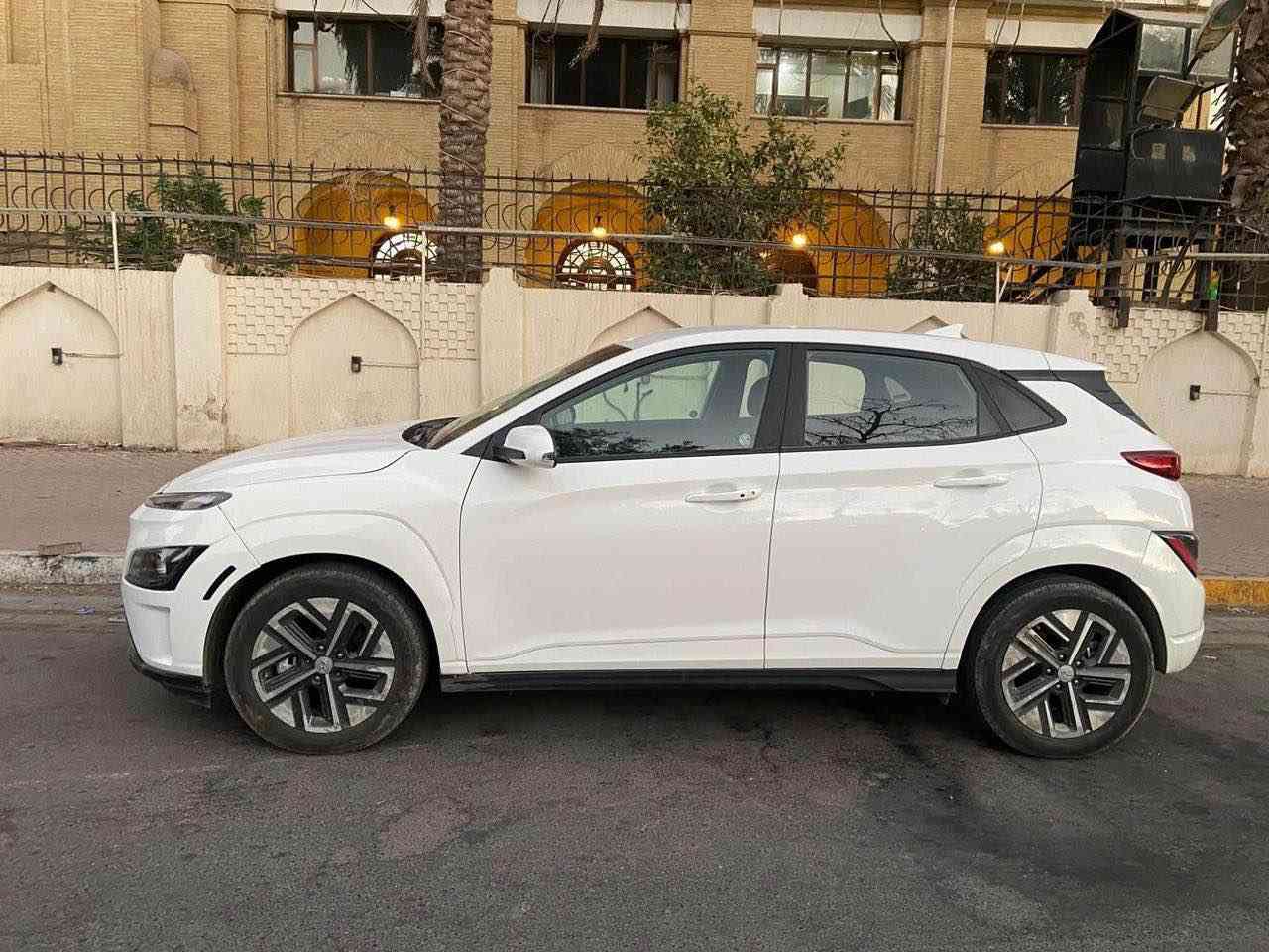 السلام عليكم كونا كهرباء بالكامل 2023 وارد امريكي فول كهرباء تشتغل على الشحن كهرباء فقط بدون بنزين وبدون دهن محرك سعر السياره
130$ 🔒🔒🔒🔒🔒 
بطارية ليثيوم حجم الكبير 64K كيلو واط الشحنه الواحده يمشيها حوالي 500 كيلو متر سياره نشطه وخصوصا بالتسارع
حادثه سطحي بارد وتكحيل فقط على كد ضرر المسافه المقطوعه : 21
الف
الايرباك : الاستيرن فقط
1.كيجات دجيتل
2. تحديد مسار
3. شاشه
4.ويل كب كروم
5. كشنات تدفئة
6. تحكم
7.نظام سبورت + عادي + ايكو
8.رادارت جانبيه
9. بصمه
10. هيترات بالكشنات
11.كشنات كهرباء
12. هندبريك بصمه
13. بصمة ابواب
14. تشغيل عن بعد
15.رادار امامي وخلفي
16. كير دكم
17. توقف ذاتي
18. مثبت سرعه
19. مانع انزلاق
20. شفتات تحكم سرعه تفاعلي
21. شاحن USB و لاسلكي
auto hold 22. نظام
***********
الاعظميه
