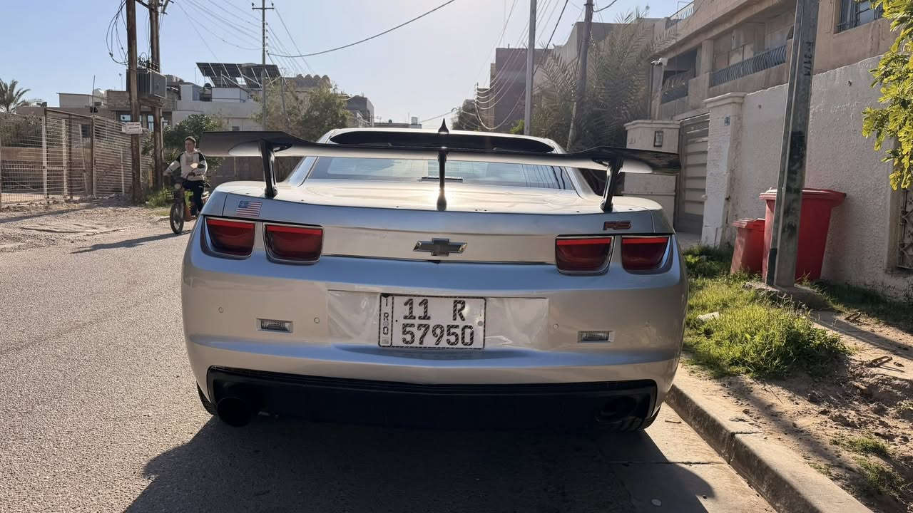 Camaro 2012 Rs
للبيع سيارة نظيفة جدا استعمال بسيط

سنوية 2030 بغداد باسمي رقم دولي تحويل مباشر

محرك 3.6

السيارة ٣ قطع صبغ ابيع حزام

مواصفات فتحة سقف حساسات 

كير و محرك جديد

صورها و صور السنوار مالتها مرفقة

سعرها 87 وبيها مجال جدا بسيط

مكاني حي الجهاد
***********
