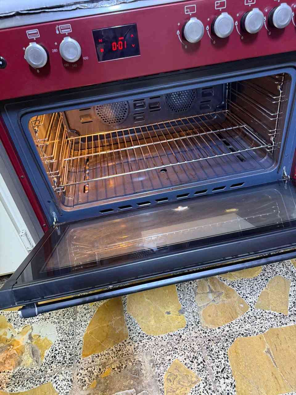 طباخ جديد بلباكيت للبيع استعمال يوم واحد بس. السعر خاص. الشراي يتصل. تكمه يجنن ايطالي
ويا صواني ثنين وسوبايه
وشوايه
مراوح داخليه اثنين. انارة شغل فرن فوك وجوة سوة. سبب البيع. اجاني طباخ هديه   👀🌹


**إذا كنت صاحب هذا الإعلان وتريد حذفه لأي سبب، رجاءا أرسل رسالة إلى الدعم الفني**
