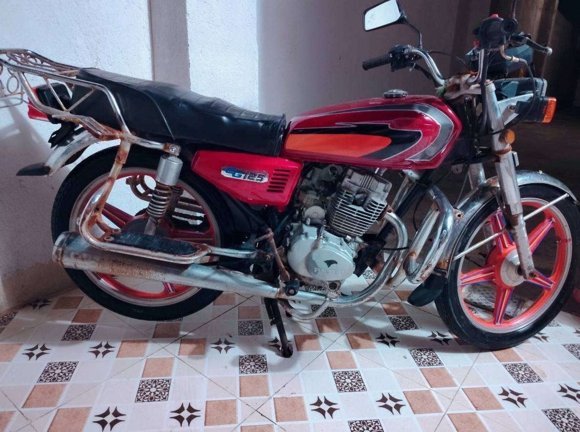 دراجه بارت شاصي موديل 12 اوراق  والغراض كله 20 نضيفه الدراجه وجاهزه سعر 300 قفل مكاني قضاء النصر شراي اتصل ***********
