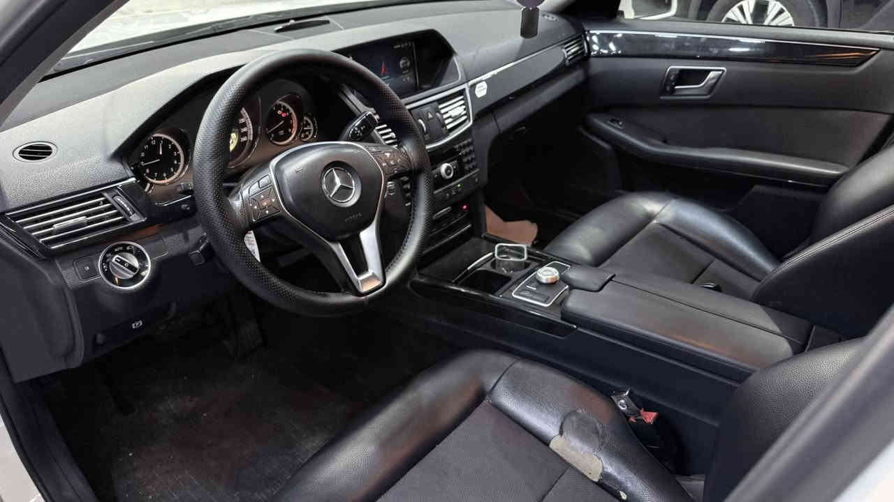 #سعر_مغرى_جدا
Mercedes E200
 
سياره مرسيدس E200
موديل 2012
سياره بيها فتحة سقف 
سيارة ماشية 232 كم
سيارة 4 سلندر المحرك 18 توربو CGI قوة الحصان 184 
التسارع: 0-100 كم/ساعة في حوالي 8.6 ثانية.
السرعة القصوى: حوالي 231 كم/ساعة.
ابواب بصمة 
كشنات تدفئة
كشنات جلد  كهرباء
كامرة خلفية 
حساسات خلفيه امامية 
بردات خلفية 
أضواء زينون LED
تمتلك الفئة التي تنتمي لها E200 2012) تصميم داخلي يجمع بين الفخامة والرياضية، مع عدادات مميزة ونظام صوتي راقٍ.
عنوان السيارة دهوك معرض ايمن

رقم الهاتف:
***********
