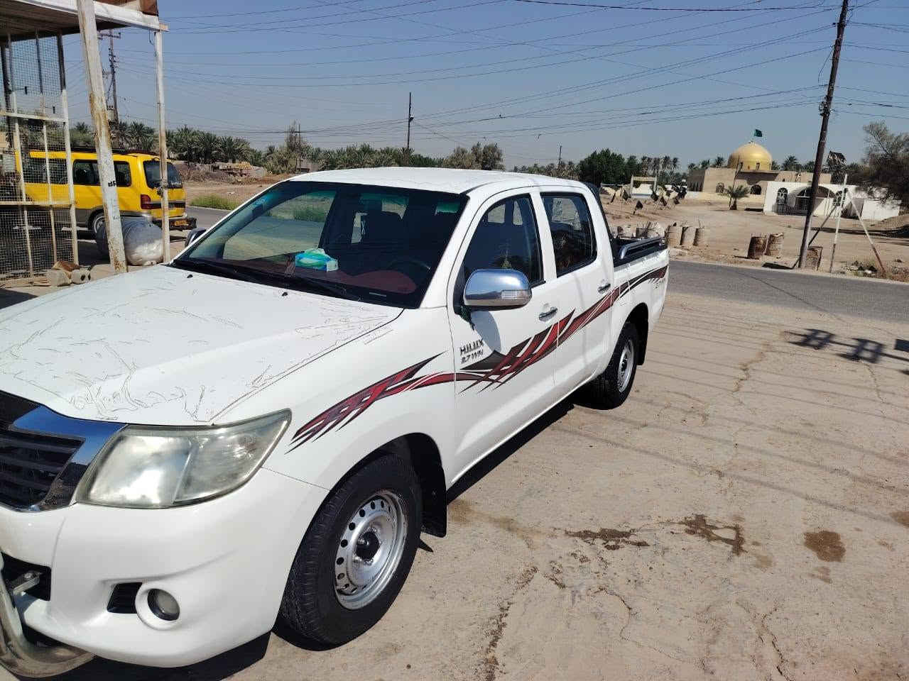 السلام عليكم بيكم  دبل قمارة نضيفة كلش موديل ٢٠١٤ كير عادي الشاصي ١٢ السعر ٢٠٥ $ مكفولة كفالة عامه رقم ***********
