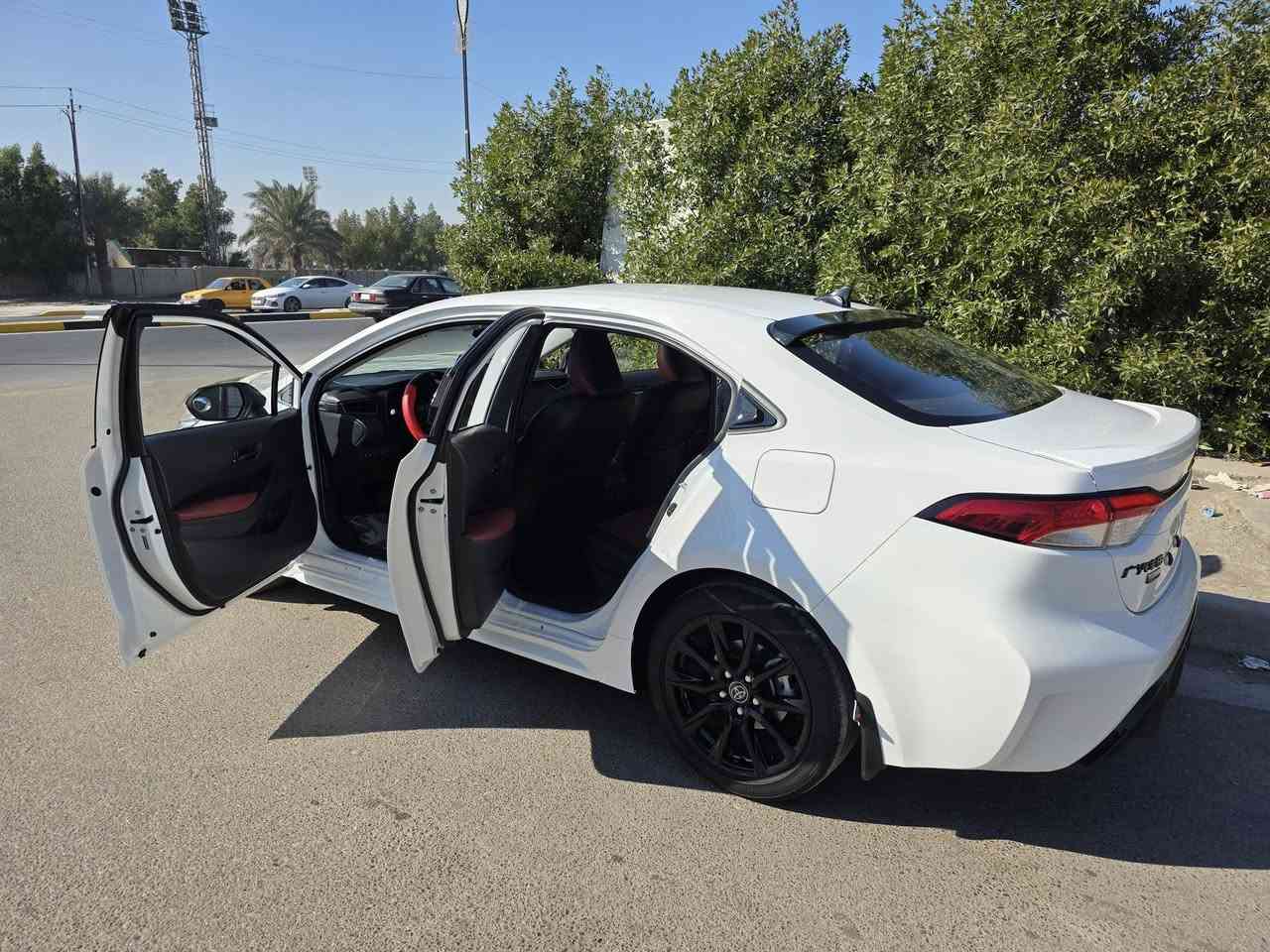 السلام عليكم تحياتي إلى مدير الاكروب كورلا بلاك ادشن GR فول مواصفات موديل ٢٠٢٥ مكفولة كفالة عامة من الشخط و الصدعة ماشية (٢٠٠٠)رقم بغداد بأسمي السعر ١٧٥و بيها مجال مكان السيارة بغداد البلديات رقم الموبايل ***********
