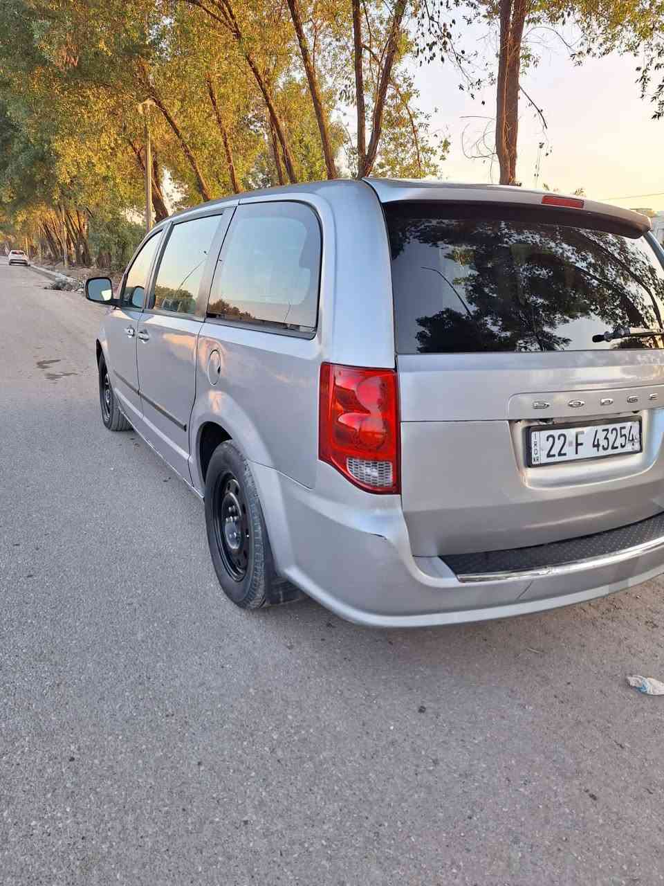 السلام عليكم دوج كرفان موديل 2016 للبيع السياره مصبوغه حزام للجماليه السعر 138  بيهه مجال شي قليل مكاني بغداد الحريه لاستفسار ***********
