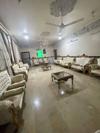 مودرن كلاسيك • خشب محفور ذهبي • ظهر كابيتوني