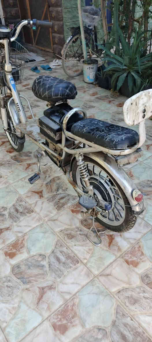 السلام عليكم 
بايسكل شحن للبيع
موديل 22
تايرات جدد دشبول كهربائيات
شغال بس بطاريات تعبانه 
عوزهة بس بطاريات
السعر 125بيه مجال
المكان ديالى الخالص
الاتصال على الرقم
***********
