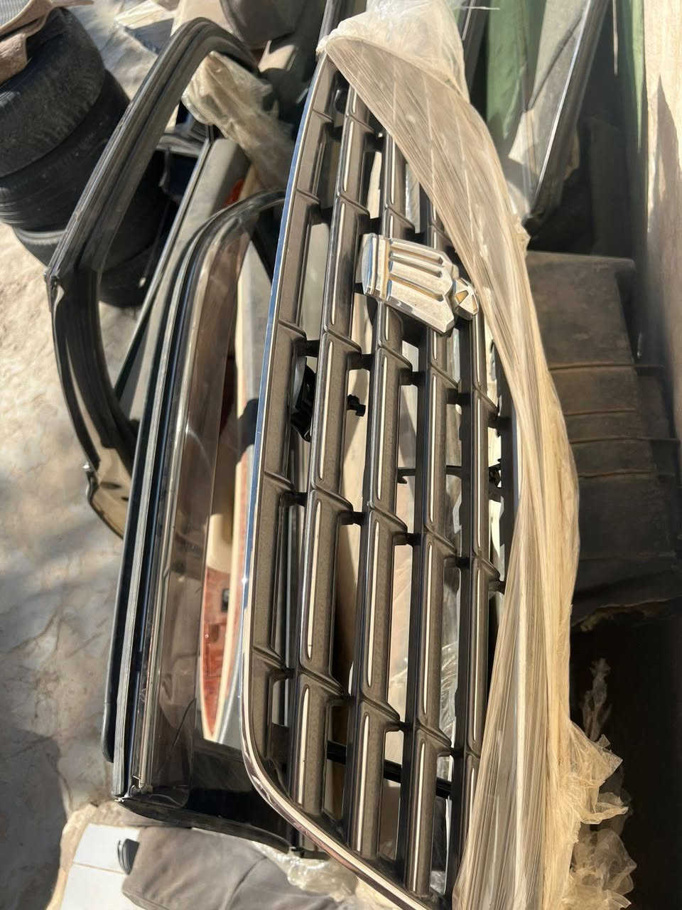 للبيع غراض شاهينه بيبان كاملات جنط
جاملغات بنيد دوسات لايتات
عضمات تكم اماميه خلفيه دشابيل خلفيه 
مكاني نجف ناحيه الحريه
الاستفسار ***********
***********
