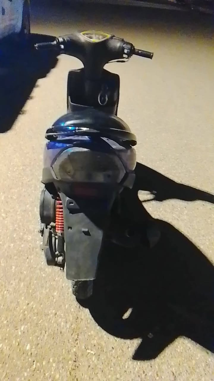 سلام عليكم دراجه للبيع ماكس عدله ماكينه خير من الله ماكينه 55 شاط شلعه معدل شلعهه كامله ناقصها شخاطه مكانها ديالى تحرير الجاهزه السعر 450 وبيها مجال رقم الهاتف ***********
