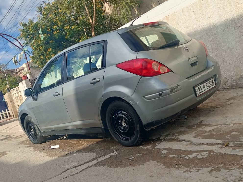 السلام عليكم 
نيسان فيرسا 2010 
مكينه او كير او ميكانيكيات الحاله جيدا 
صدر نقص فقط دبلات تخم اوياله جديد
وارد امريكي كندي بدون ليبل السيارى حادثها جاملغ خلفي مواصله حوض مصبوغه احزام بدون معجون فقط الجاملغات الخلفيه مكاني كهربأيات كلها شغاله 
مكاني بغداد الغزاليه 
السعر 70 او بيها مجال للاستفسار الاتصال 
*********** بغداد, العراق
