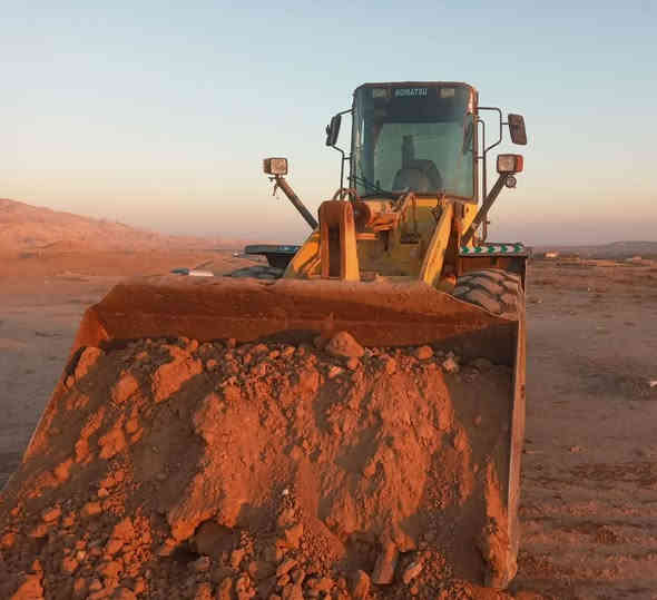 کوماتسو WA270
مودیل 1998
رقم و سنوی دهوک 
لیڤر واحد 
الشفل کلش نضیف و مابي نقص
مكینة و كیر و اكسلات كلها شرت
سعر 150$ 
الی یرید یراسلنی هاذا رقمی vaiber & whats app
***********
