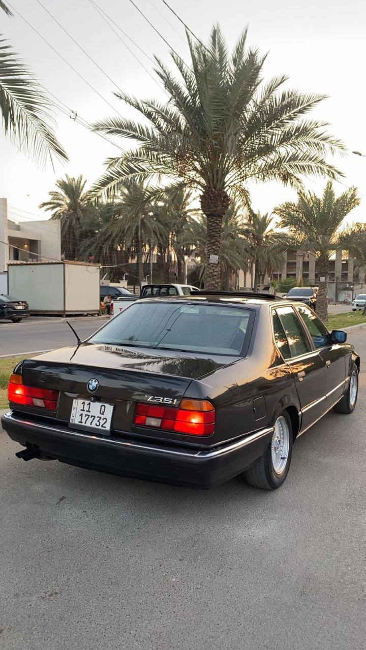 bmw 735     بس النضيف يمي 
سياره موديل 91 رقم بغداد الانكليزي هزه جديده  شرط التحويل 
محرك كير شغاله ١٠٠/١٠٠
حداديه جديده
موصفات 
دبل ايرباك دبل كمبيوتر دبل جكمجه 
سلايد رووف طكتين 
داخل جلد اسود كهرباء ٨ حركات 
بطاين جلد دبل خيط صاج ملكي نفاظه قلاب 
بردات رئاسيه برده خلفيه 
لايت زنون ناصي عالي 
سياره جديده بمعنى الكلمه ومصروف عليها مال جناي بدون نقص ترايك وين ميعجبك
السعر ٨٠$ 
للاستفسار الاتصال على الرقم ***********
مكاني واسط كوت
