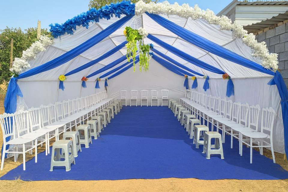 جوادر خطوبة عدد ٢ كاملات للبيع الجادر يحتوي على 
100 كرسي + 50 طبله + كاريد + تزيين داخلي + قطعتين قماش ابيض عشر امتار القطعه  
طول الجادر عشرين متر
بابل ***********
