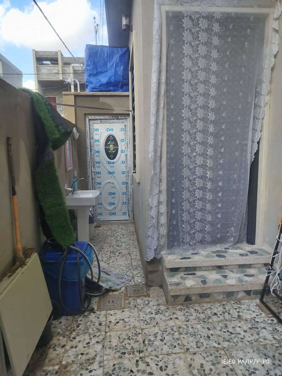 #عروض_مكتب_عـطـاء_الموصل

دار للبيع

حي السماح الثانية 

المساحة 100م واجهة 10م ركن على شارع 15 

ط1)) غرفة نوم واستقبال وصاله ومطبخ وصحيات 

الطابق الثاني 3 غرف نوم وصاله وصحيات 

سند طابو الزهور 

خدمات كامله ماء كهرباء تبليط 

‏‪0776 517 8266‬‏

***********

***********

***********
