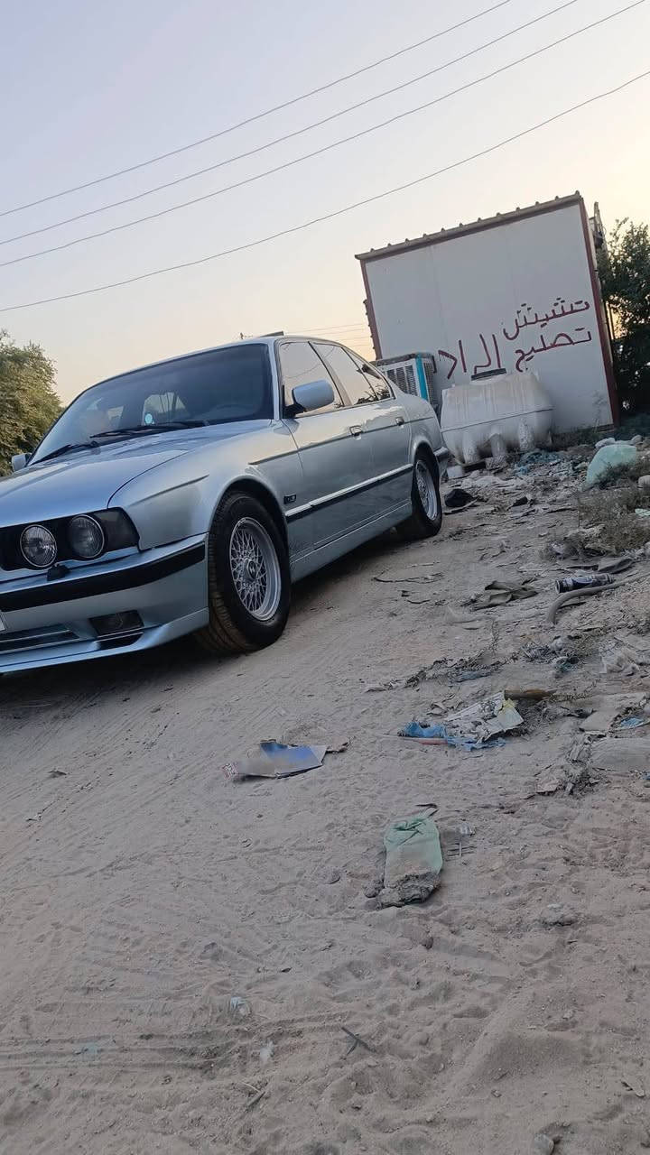 بيم 525ا موديل91 اصل  رق مكينه عدله مسكر مكفولة لا تنقيص ولاتبخير تخم تاير حداديه امامي خلفي فتحه سلايت تبريد تدفه كهربائيات كلهه شغال زنون مونيكا بيهه 
رقم سليمانيه سنويه لل26 السعر75وبيهه مجال العنوان كربلاء ***********
