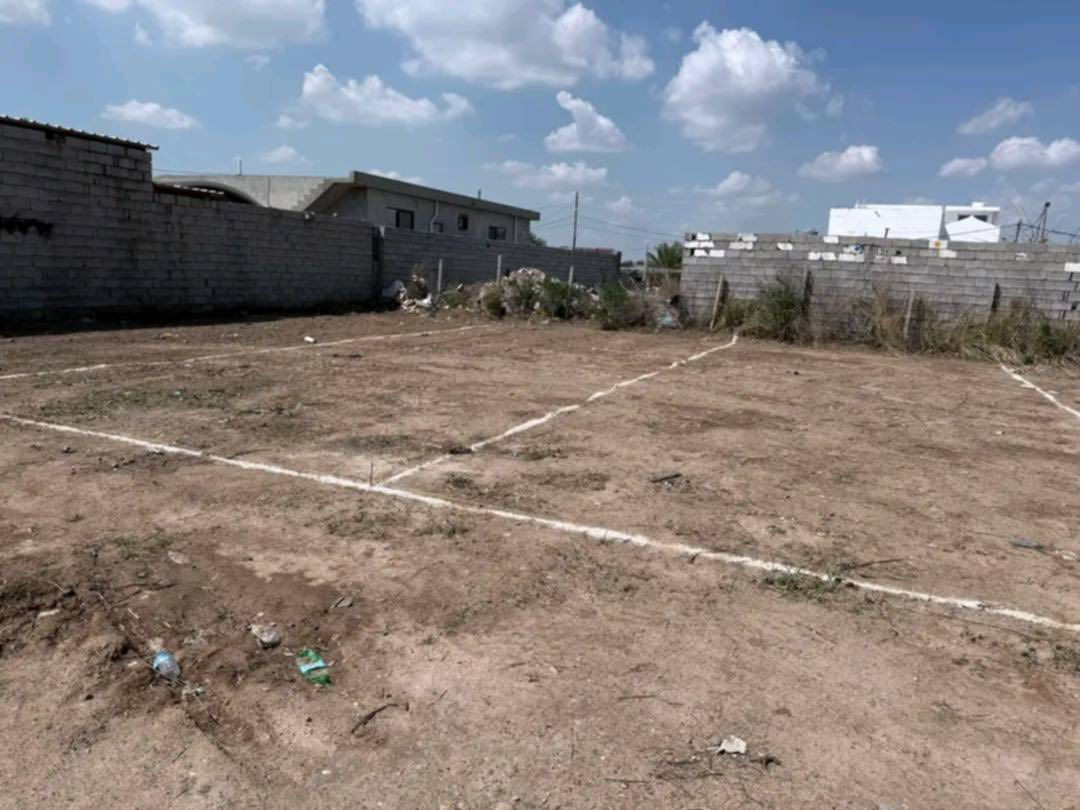 قطعة ارض للبيع بسعر 15 مليون فقط وبيها مجال 
100م 
الموقع مقابيل برج اسيا شارع الطاحونة قطعة حلوة ومرتبة الاستفسار 
***********
