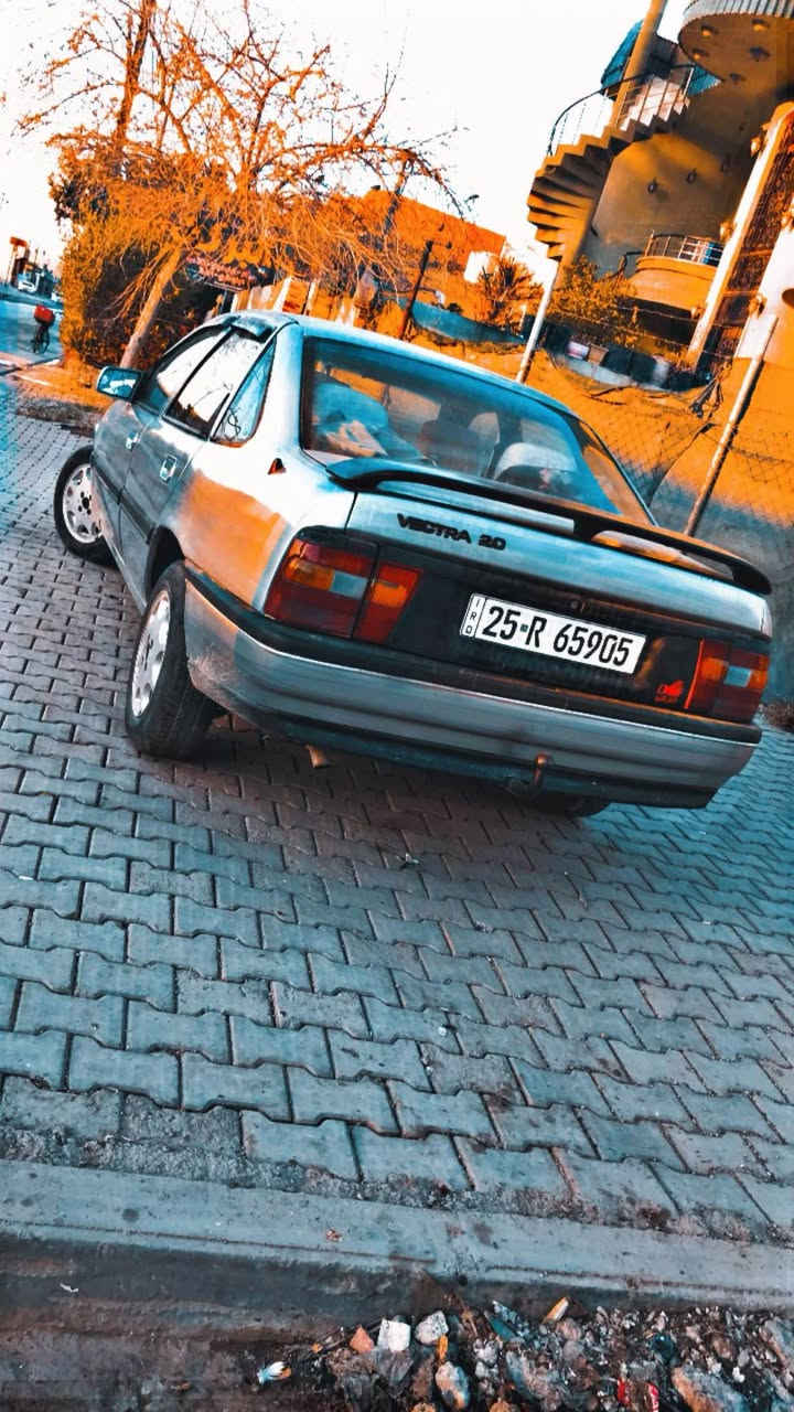 ‏موديل1992￼ سقف سلايت أربع جام ‏كهربائي ‏قفل مركزي قدامه ورا ما بي ضرب أربع و ويل حلو قير قير عادي محرك 20 محرك شرط ما أبي مصرف كلش حلو إذا تجي تشوفه بعينك السعر 43 وبي مجال قليل عنوان كركوك*********** كركوك, العراق
