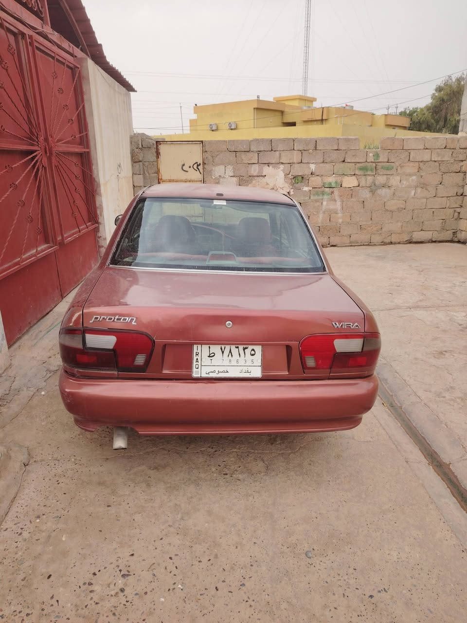 براتون للبيع 2005 كير اوتوماتيك محرك 15 
كير ومحرك بشرط  .. السيارة مصبوغه حزام جمالية بدون دواخل ***********
