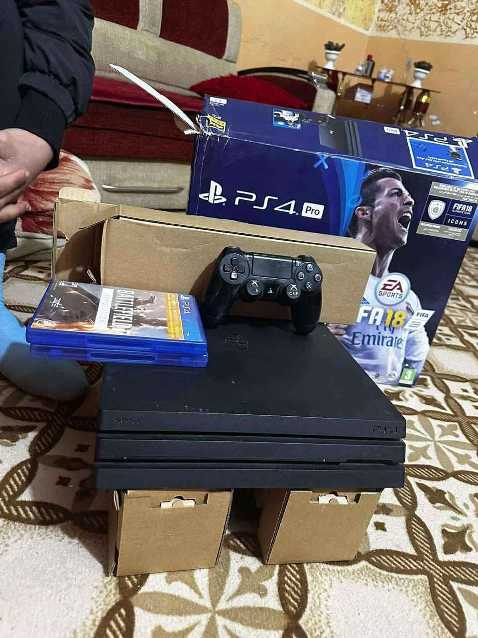 متوفر للبيع جهاز بلايستيشن 4 برو (PS4 Pro)، الجهاز بحالة ممتازة جداً وشغال مثل الورد، مو مصلح ولا مفتوح نهائياً. و قابل للتهكير 

🎮 جويستيك (يد تحكم) أصلي بلادي.

💿 قرص لعبة (باتلفيلد)
غراضة كاملة و الكارتون موجود 

السعر: (250)  و بي مجال 
المكان ميسان - العمارة


**إذا كنت صاحب هذا الإعلان وتريد حذفه لأي سبب، رجاءا أرسل رسالة إلى الدعم الفني**