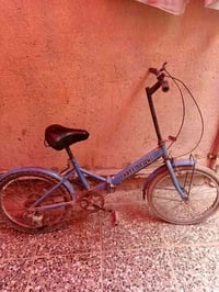 بايسكلات للبيع نضيفات الأبيض 45بي مجال و الزرق 50بي مجال العنوان: بغدا...