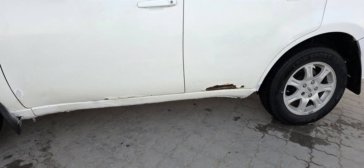 السلام عليكم تيكو البيع مديل 13 رقم بصره السنويه منتهيه مكينه وكير جدد حداديه جديده هسه مسويهه تخم تاير مكفوله من الضربه بيه اخياس بس جوه البيبان  واضحات بل صوره السياره كلش حلوه السعر 33 الشراي يتصل البصره الزبير ***********
