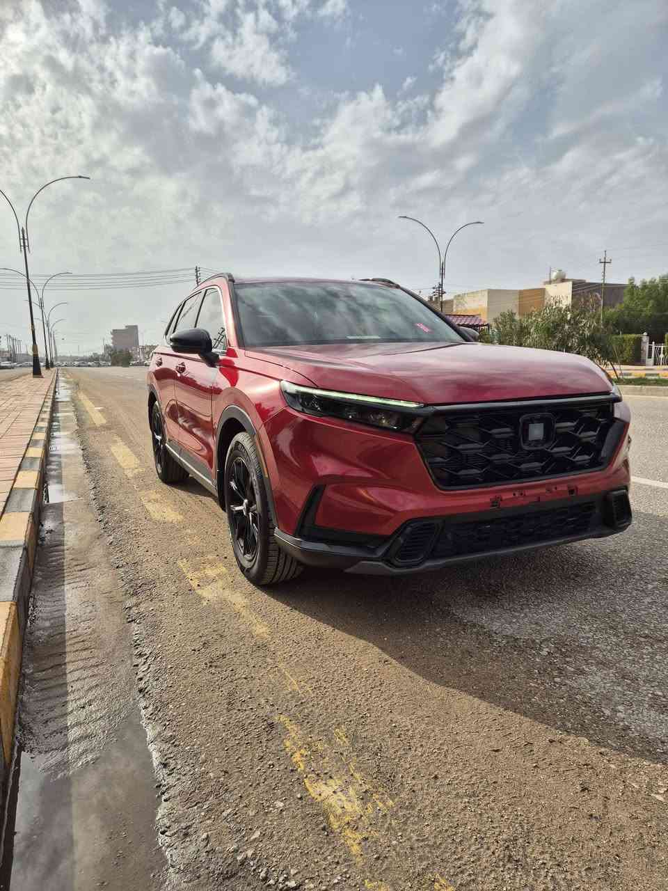 السلام عليكم ورحمة الله
Honda CR-V hybrid 2025 
هوندا سي ار في 2025 
Sport line 
سيارة دخول جديد حادث سطحي بدون دواخل 
كشنات جلد
فتحة سقف 
بصمة و تشغيل عن بعد
حساسات امامي خلفي 
رادار 
4600mile ماشي فقط 
الحادث جاملغ مصلح pdr 
شفة البنيد كذلك 
سيارة بدون صبغ 
مكان السيارة النجف 
تترقم بغداد و جميع المحافظات عدا الإقليم 
رقم الشاصي 

5J6RS5H8XSL014914
للاستفسار اكثر ***********
