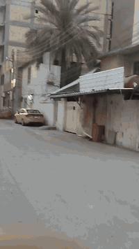 متوفر ٢٠٠ م وجه ١٠م عبارة عن  هيكل فندق  ٨ طوابق   خلف المكتبة المركزية عرض الشارع ١٢ متر  يبعد عن الراية ١٥٠ م  صب مسلح وتقطيع شغل شركة هندسية درجة اولى مصاعد عدد ٢ درج  عدد ٢ يحتاج تشطيب   سعر المتر ٥ مليون و٥٠٠ الف فقط وهذا فقط سعر  الارض والبناء هدية للمشتري 🙏 *********** والخاص مفتوح
