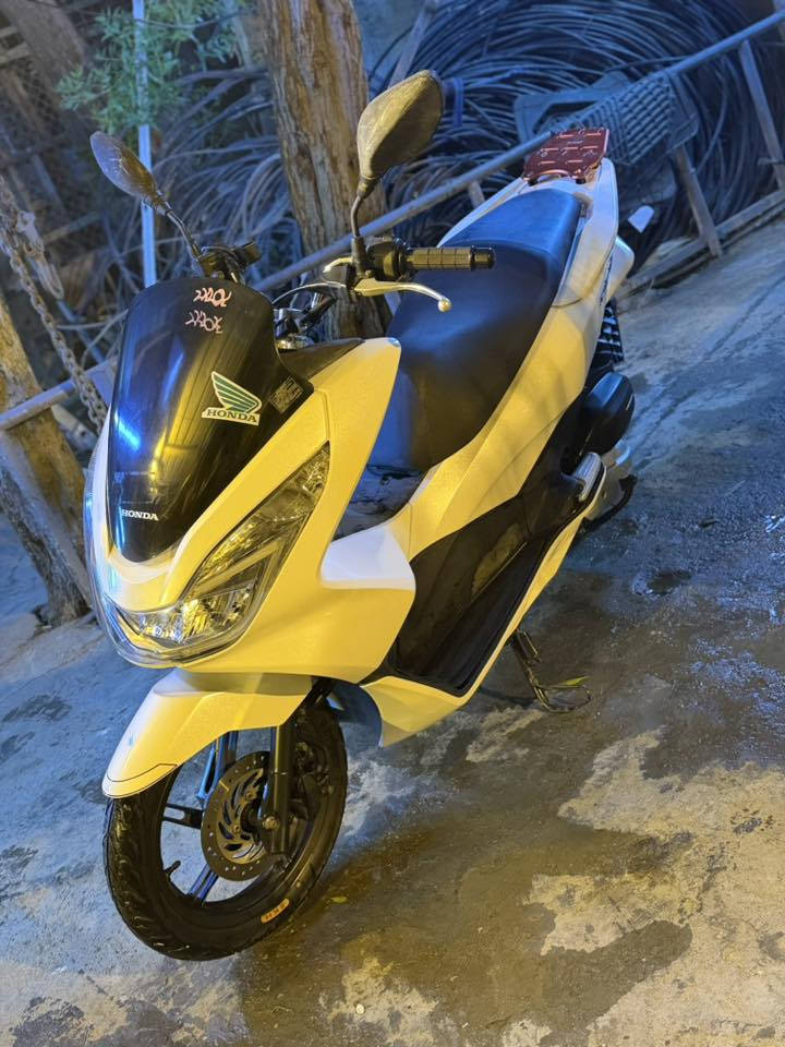 السلام عليكم بي سي اكس البيع  جيل الثاني ياباني محرك 125 حساس زدحام يدات تتفه دراجه بحاله وكاله صار شهر من خذتهة خذتهة ماشيه 39 او ٧٠٠ هسه ماشيه 41 او 600 هاذ رقم تليفون اي ستفسار اني بل خدمه *********** خذتهة 20 ورقه موجود خاص او عل رقم عنوان مدينه الصدر
