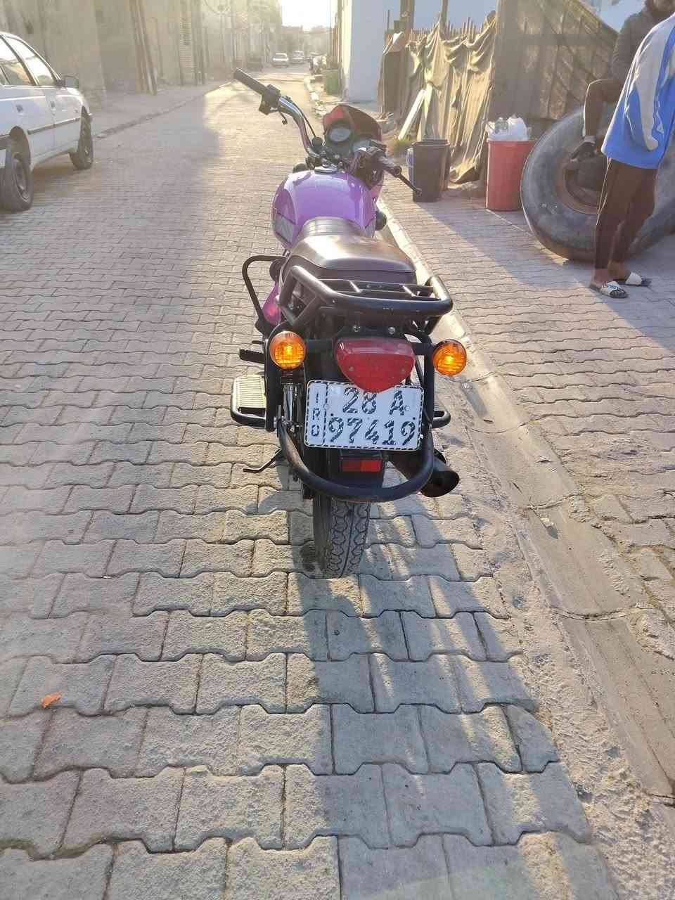 السلام عليكم ديوان للبيع
سنويه ستوني مطلعهه رقم نكليزي 
مديل 23 دراجه خير من الله شلعه ونعومه فول
مكفوله من كلشي السعر 2مليون او 300 دراجه مكفوله من كلشي تراي للبصره حجم المحرك 200  
تشغيل بصمع تاير باكستاني جديد 
العنوان النجف الكوفه للستفسار ***********
