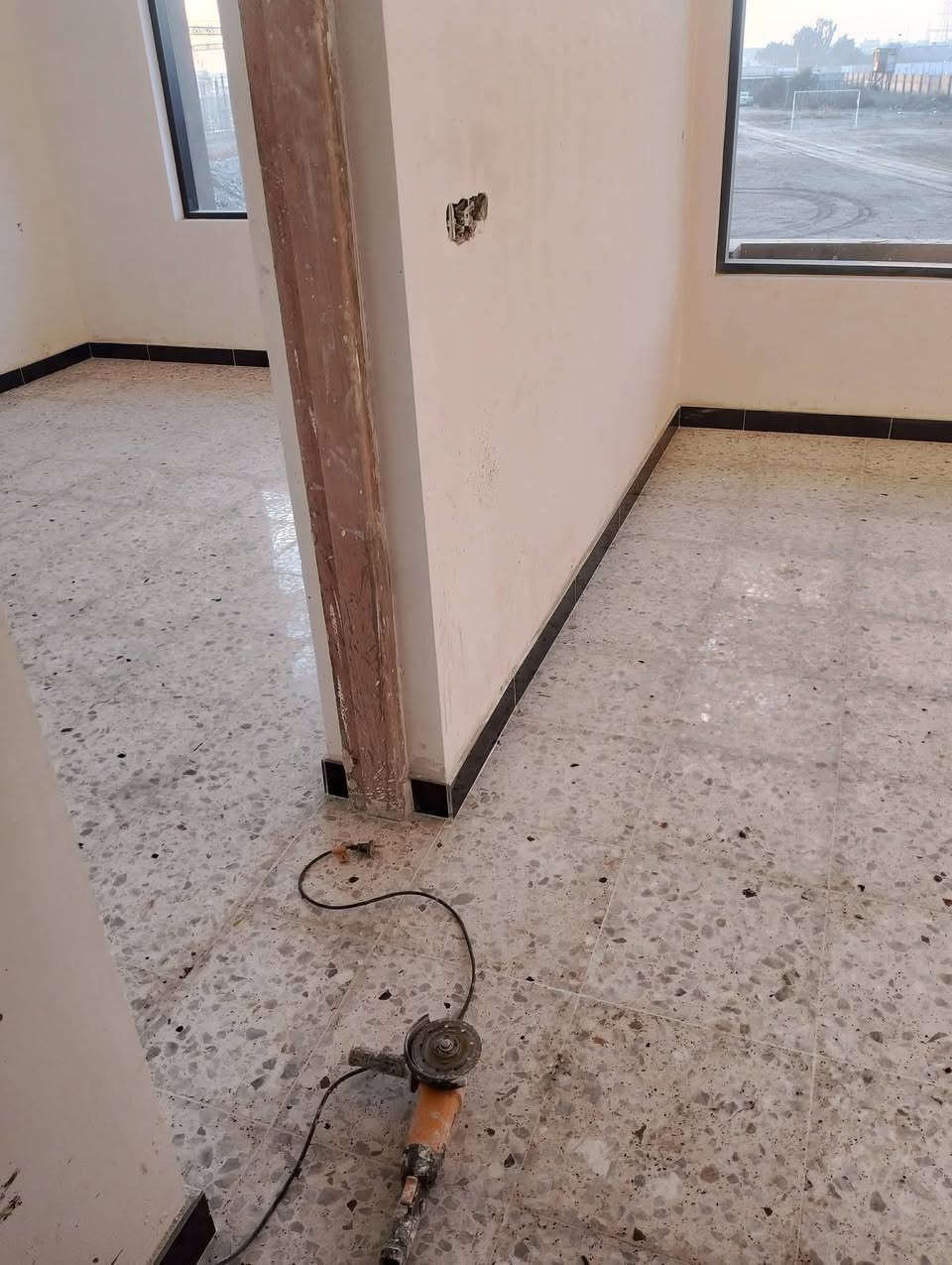 خلفه سيراميك وبورسلين جدار وارضيه ومرمر وكاشي ودروج وألواح مدينة الصدر واسعار مناسبه  متفرغ حاليا ***********
