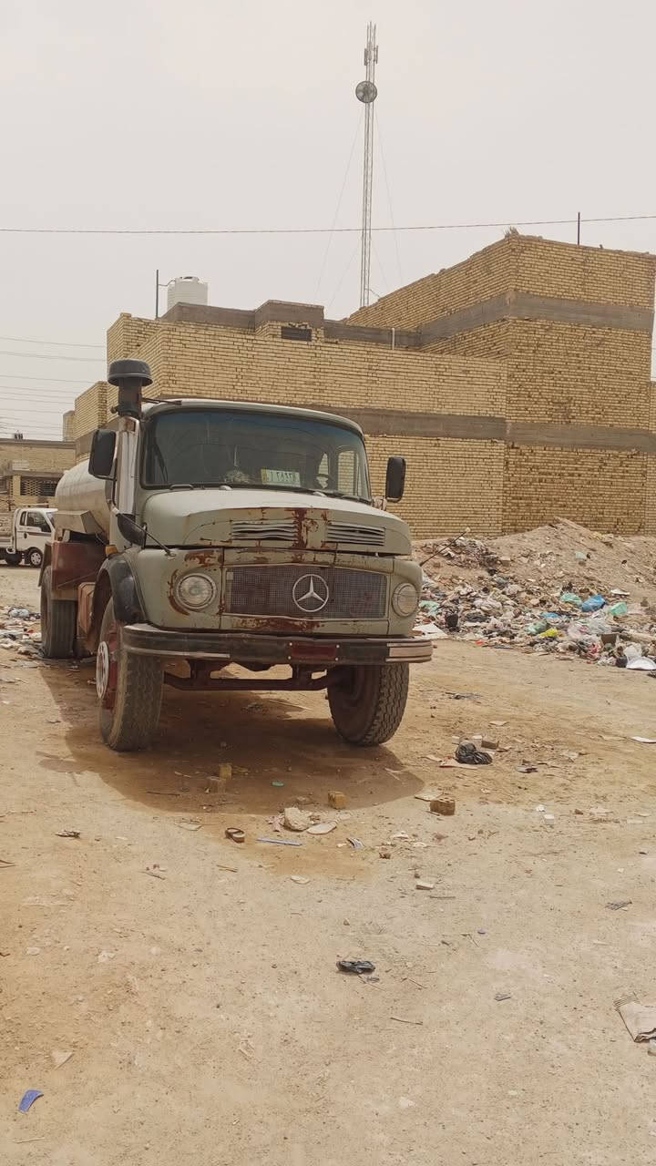 قجمه للبيع موديل قديم محدثه كله 80 بس الشاصي مامحدث رقم نينوى ألماني مكان نجف ***********
