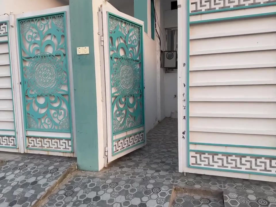 للايجار بيت في مزارع زيونه المقابيل المرور 
طابق واحد. ايجارو ٢٥٠
الاستفسار الاتصال على الأرقام الموجوده 
***********
***********
نستقبل جميع العروض في جميع مناطق الموصل
