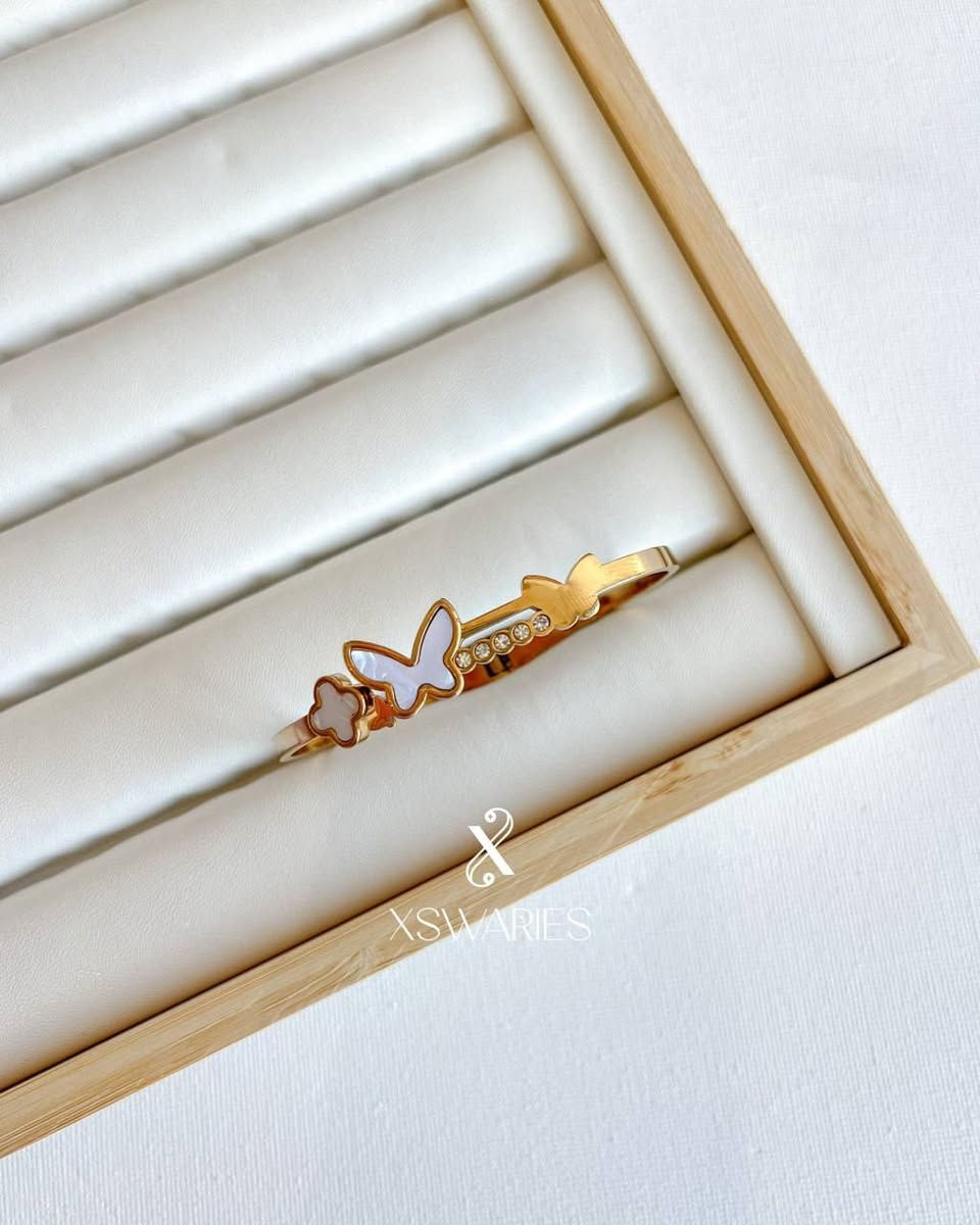 اساور ستانلس ستيل ذهبي طلاء ثابت ضمان جوده عالية 
توصيل داخل بلد وجميع المحافضات 🍓❤🔥🍓


**إذا كنت صاحب هذا الإعلان وتريد حذفه لأي سبب، رجاءا أرسل رسالة إلى الدعم الفني**