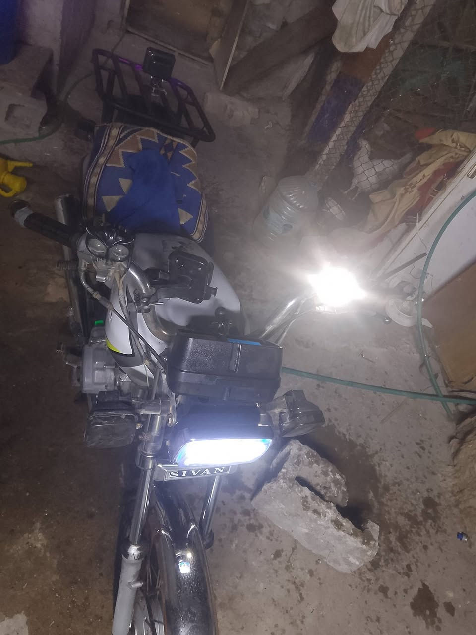 دراجه ايرانيه اربعه كير دراجه خير من الله كلها نضيفه السعر ٣٠٠قفل قفل قفل مكاني بغداد مدينة الصدر ***********
