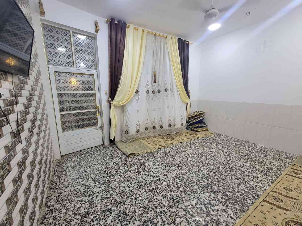 سلام عليكم دار للبيع م١٠٠طابق واحد
بظهر سيد محمد الصافي للإستفسار الاتصال على الرقم 
***********
