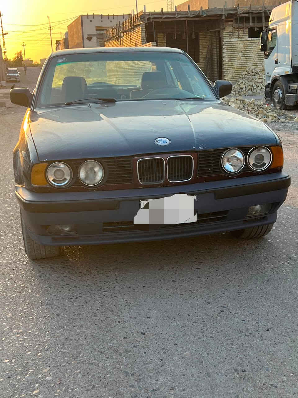 السلام عليكم BMW موديل 1991 كير عادي السعر 32 رقم الهاتف ***********
