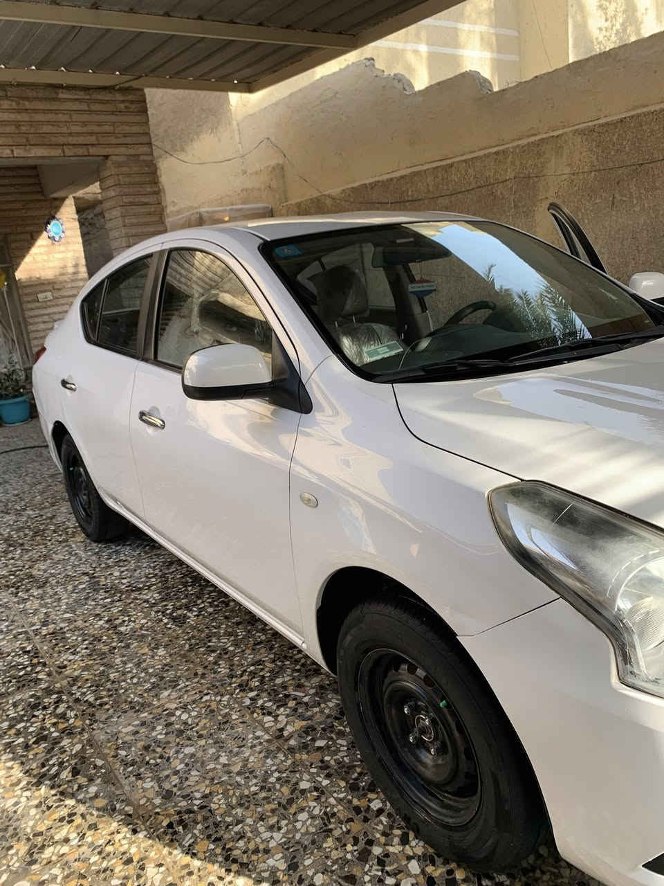 يالله سلام عليكم نيسان سني هندي بليتة زركة 2019رقم بغداد انكليزي باسمي كير مكينة بلادي برغي ممفتوح على وضع الشركة  مكينتهة خرسة مابيهة صبغ   ولا معجون بيهة بارد بل جاملغ الخلفي  وبل باب الورة السايق 4اصابع بارد سويجات 2   
السعر 107 
مكاني بغداد قضاء المحمودية 
***********
