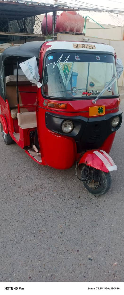 سلام عليكم تكتك 17 اوراق المصطفى 
مكينه ناعمه خياسات معمره وكامله كهربايات شغاله
مابيه اي نقص المكان سبع قصور 3300 وبيه مجال 
***********
