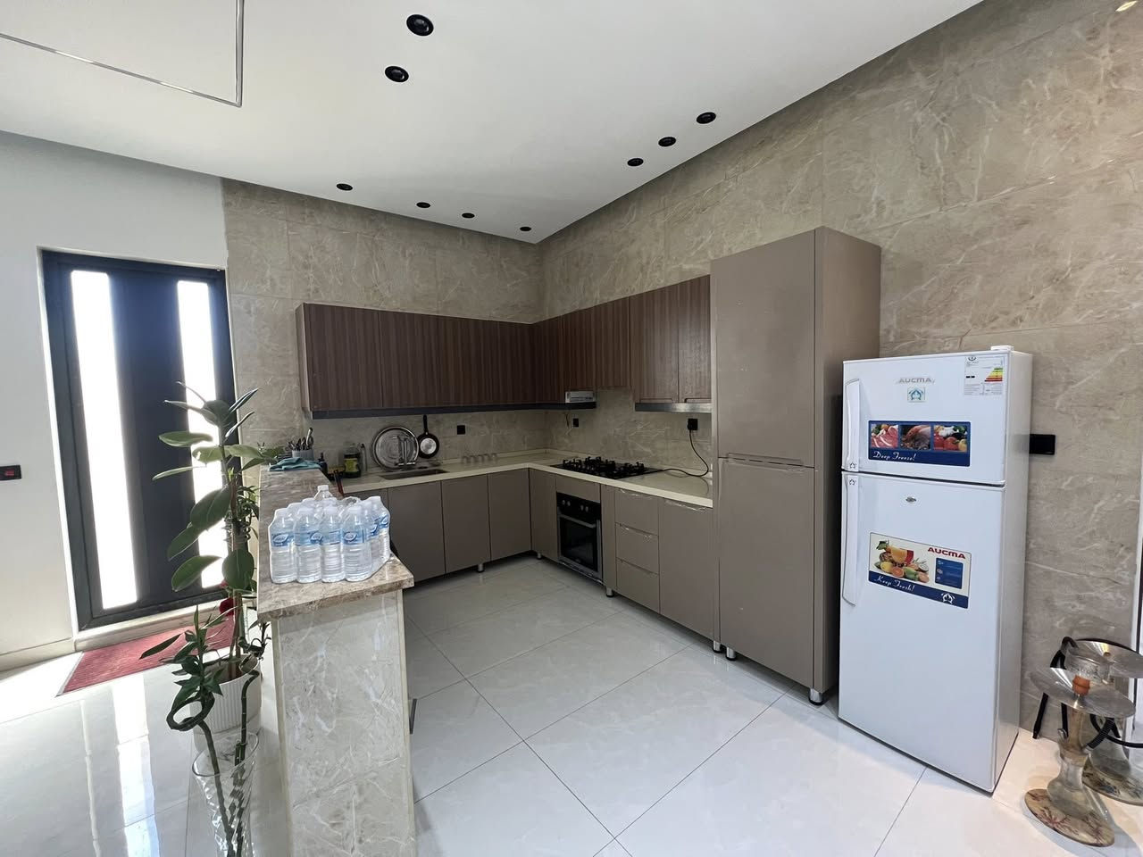 سلام عليكم
مزرعة للبيع مساحة نصف دونم واجهة ٢٦ نزال ٥٠ طابو زراعي سند ٢٥ تحتوي على صالة كبيرة +٢ غرف نوم سويت + مطبخ مفتوح على صالة داخلية كلش كبيرة سقف بل كامل جبس بورد أناره مخفيه هدن لايت حمامات عدد ٣ مسبح كبير ٥ في ١٣ شغل درجة اولى حدايق ٢ سياج خارجي مرمر العنوان الدورة البوعيثة مجمع السفير اي استفسار اتصال 📞 ***********
