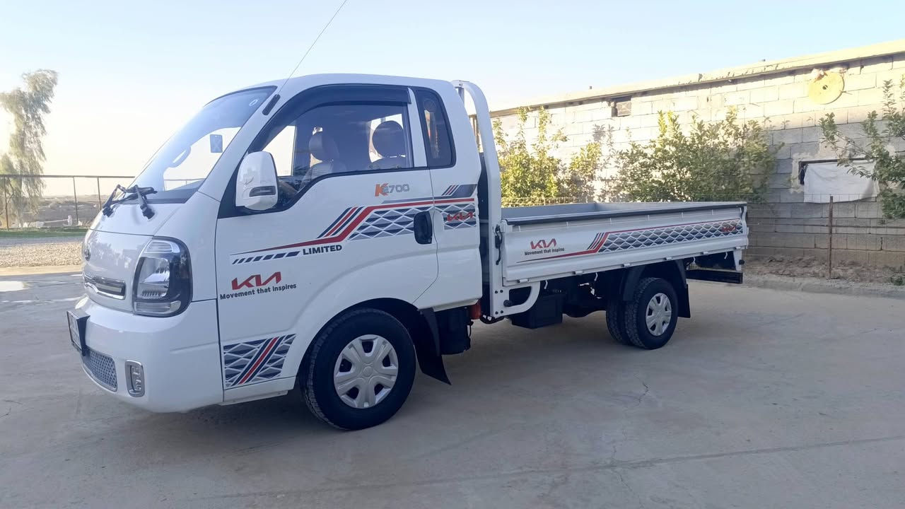 السلام عليكم
للبيع كية حمل 
موديل 22
رقم صلاح الدين الجديد 
مكفولة من الطخة والضربة 
محرك شرط 
تايرات فوگ نص عمر 
فول مواصفات ام الشاشة 
مدوشمة كاملة 
السعر 145 وبيهة مجال 
المكان الحويجة قرية تل علي 
الاستفسار الاتصال ع الرقم ***********
