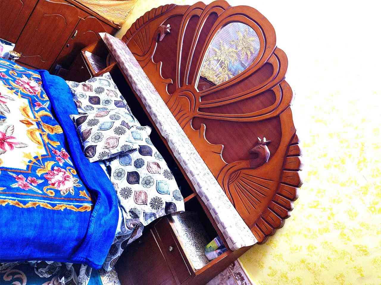 سلام عليكم غرفة لبيع خشبة نضيف وحلو سعر 250 وبية مجال ***********
