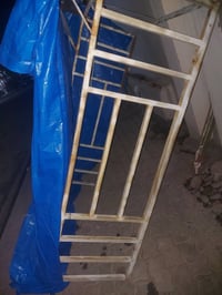 سرير • للبيع