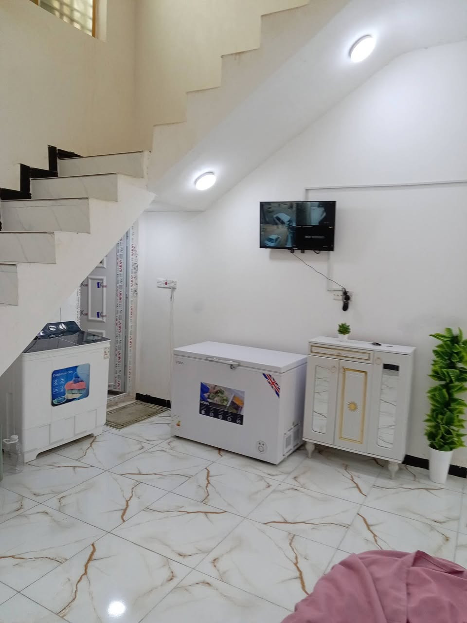 🏠 دار سكن للبيع ١٠٠ متر🏠 طابو زراعي سند 25 تحويل بسم المشتري  مباشر ♦️♦️♦️
مجمع المصطفى قرب دور النسيج نهاية شارع القوس🌿♦️💚
يتكون من استقبال صاله مطبخ غرفه نوم حمام داخلي وخارجي بناء حديث طابوك الاساس والصطح  صب كونكريت 🏠🌿🏠♦️
ارضيه بورسلاين كله سيراميك درجه اولئ كامل من كلشي  الشارع تبليط وإنارة ليلية بيت كلش حلو نظيف بناء درجه 🌿 اولى السعر ب٤٦  وبي مجال اي استفسار خاص او واتساب 📞
‏‪***********
