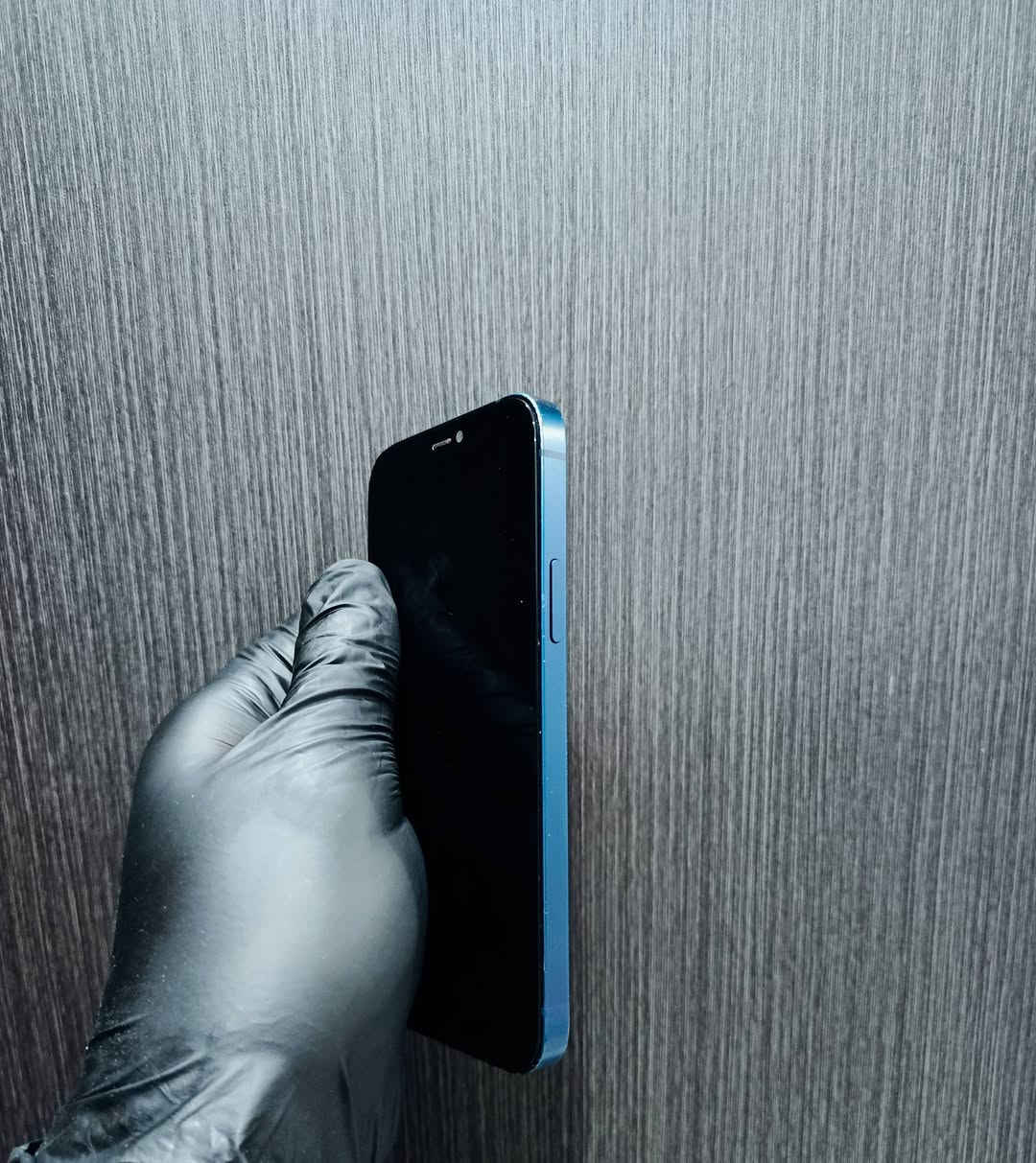 سلام عليكم ورحمة الله وبركاته ايفون 12 ذاكرة 128 بطارية 100 مستبدل شاشة وبطارية الجهاز نظيف سعر جدا مناسب العنوان كربلاء للتواصل ***********
