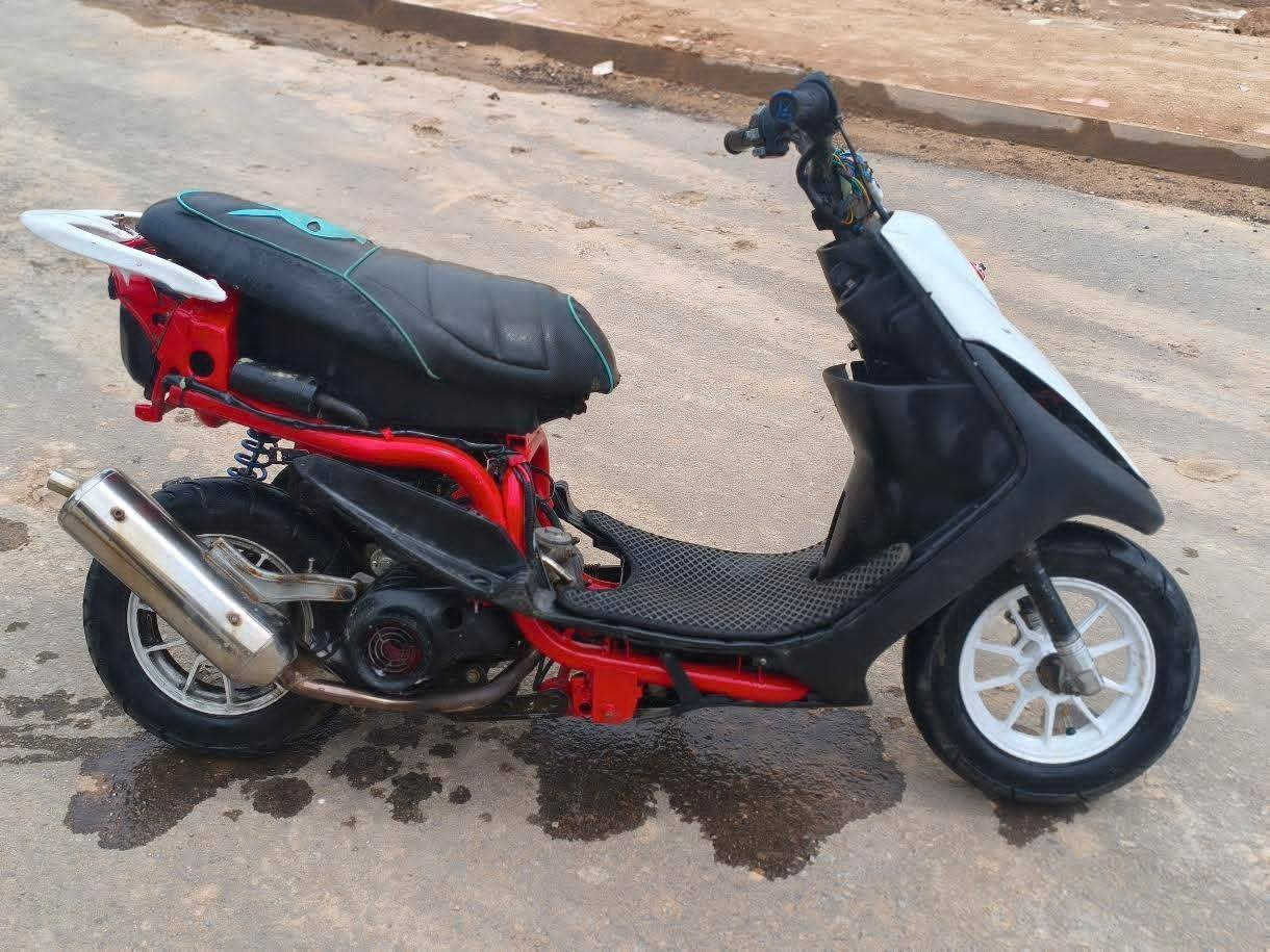 سلام عليكم شباب 
دراجه البيع صارهه 3 تيام من شغلتهه ماناقصهه شي 
بس. راجز مال سلف بوشه 49 بلاد مكينه خير من الله 
مكاني الديوانيه قضاء الحمزه الشرقي سعرهه 400 بيهه مجال 
ستفسار خاص


**إذا كنت صاحب هذا الإعلان وتريد حذفه لأي سبب، رجاءا أرسل رسالة إلى الدعم الفني**