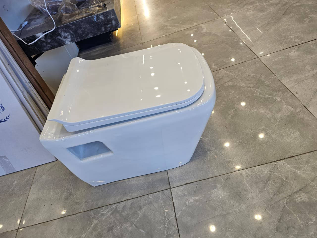 السلام عليكم 
تم وصول حاوية مغسل توتا و مقعد غربي تعليك توتا 
لدى شركةالطويل بلاست-Altaweelplast
للاستفسار:- ***********
